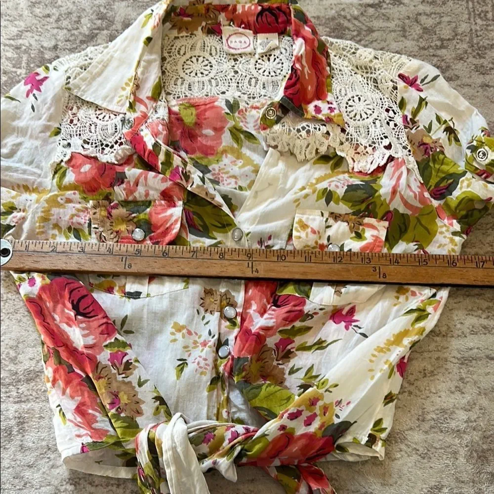 Raga pearl snap tie up blouse size small Floral Lace Button-Up Blouse